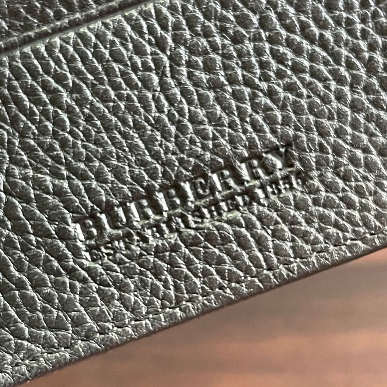 WhatsApp-Image-2021-10-08-at-17.55.33-1-e4d77ef7 Burberry Embossed Leather Unisex Long Wallet