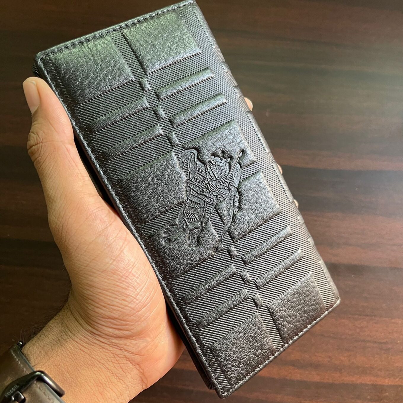 WhatsApp-Image-2021-10-08-at-17.58.23-18462ece (1) Burberry Embossed Leather Unisex Long Wallet