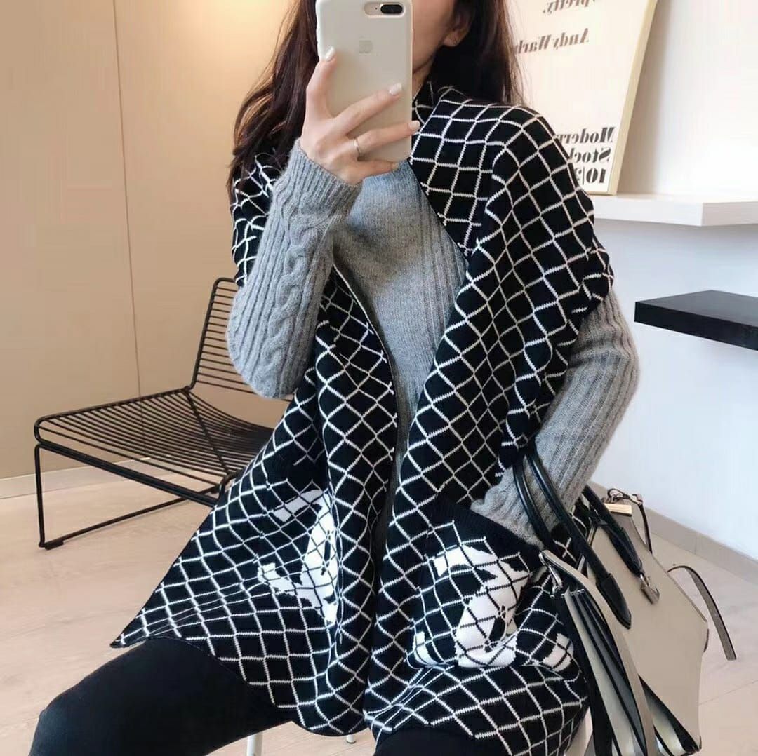 WhatsApp-Image-2021-12-13-at-18.51.25-0cbfdfc5 Chanel White / BLACK Muffler For Women