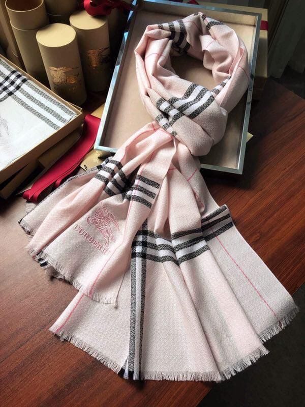Burberry Pink Colour High Quality Semi Woollen Stole Unisex Burberry Pink Colour High Quality Semi Woollen Stole Unisex