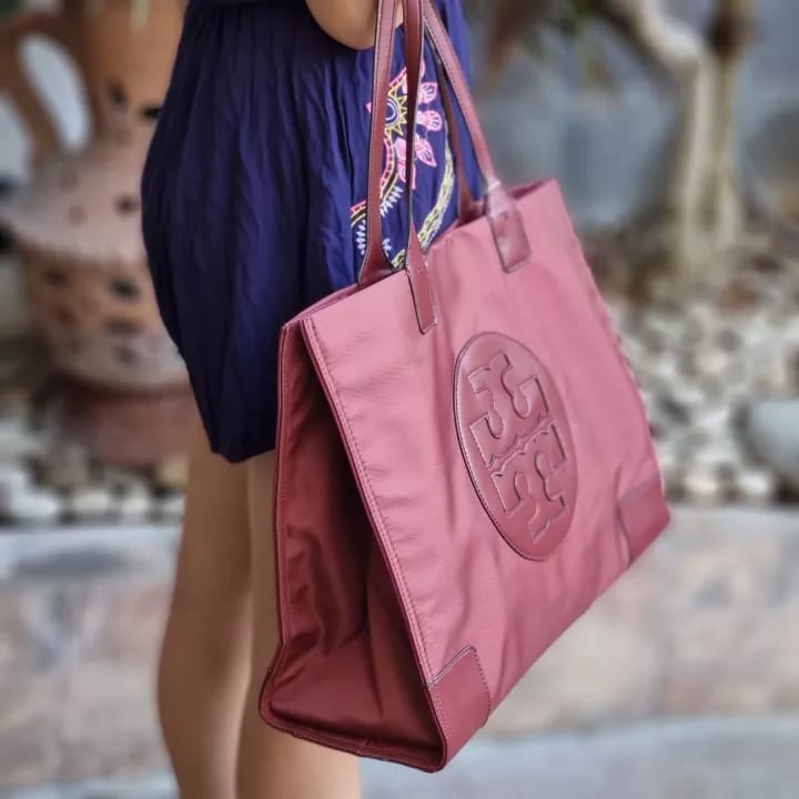 WhatsApp Image 2022-12-24 at 2.06.36 AM (1) Tory Burch Ella Maroon Tote Bag (With Box)