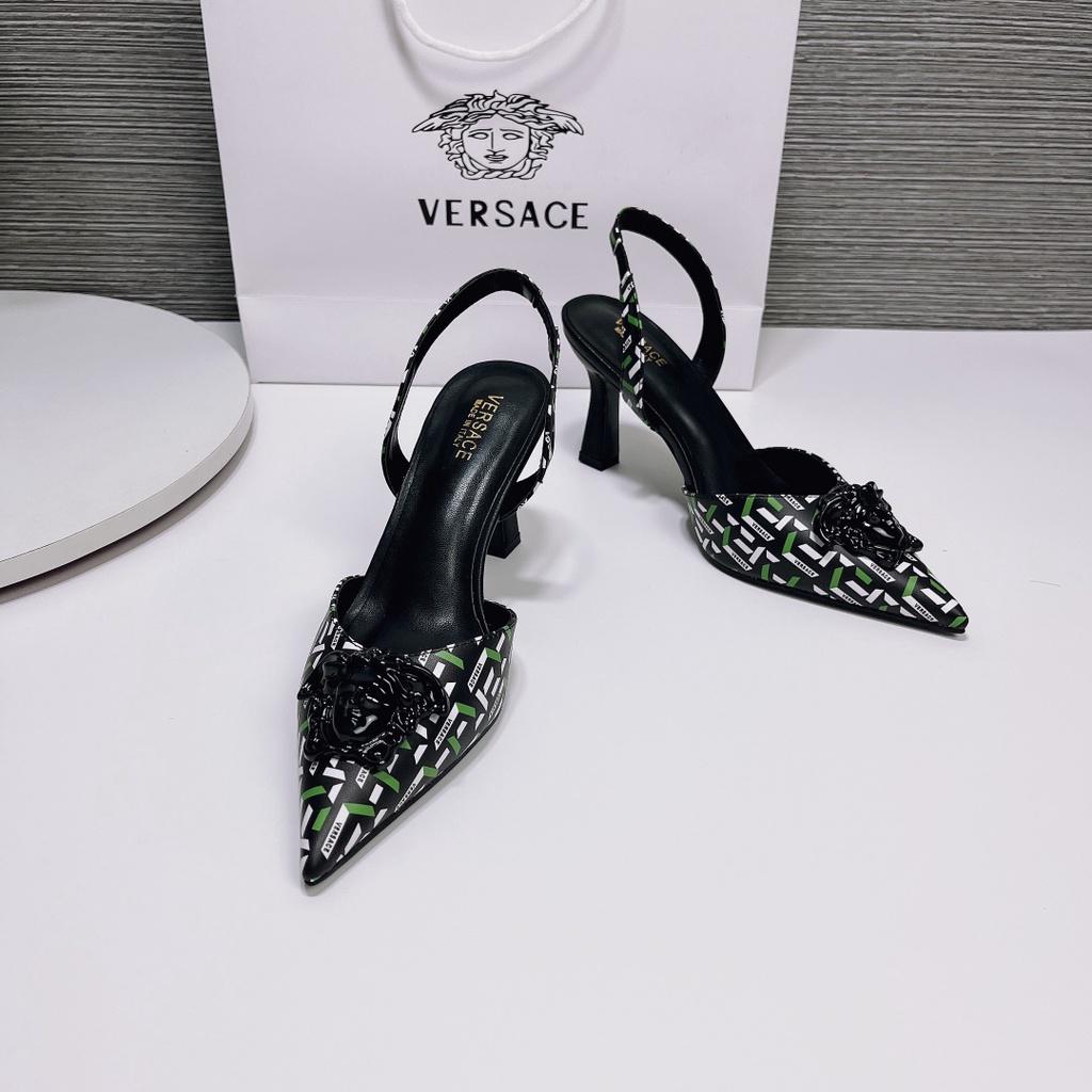Versace Zapatos Monogram Slingback Pump