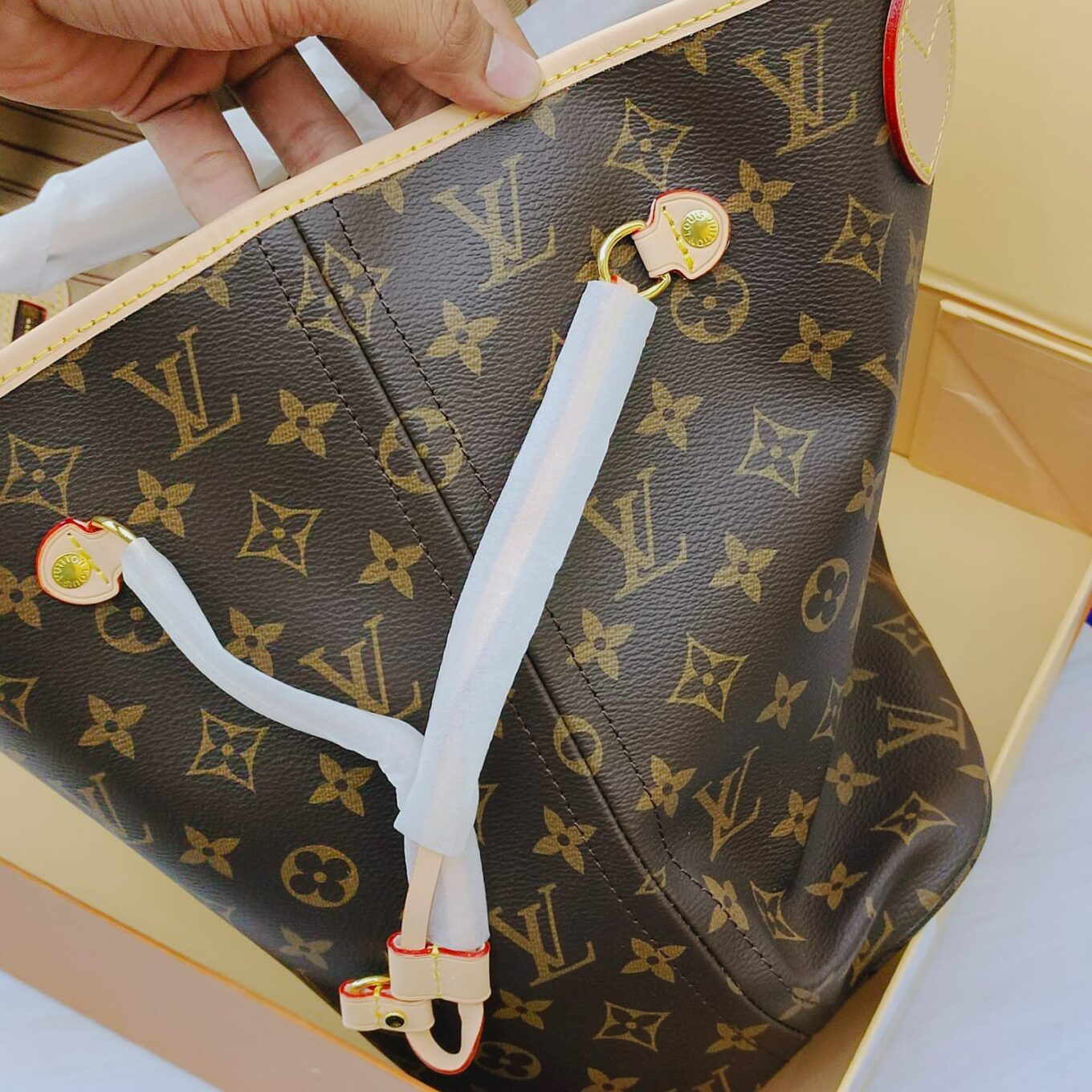 WhatsApp Image 2023-10-19 at 15.32.55_09486eb1 Louis Vuitton Neverfull Beige Interior Premium Tote Bag (With Double Box)