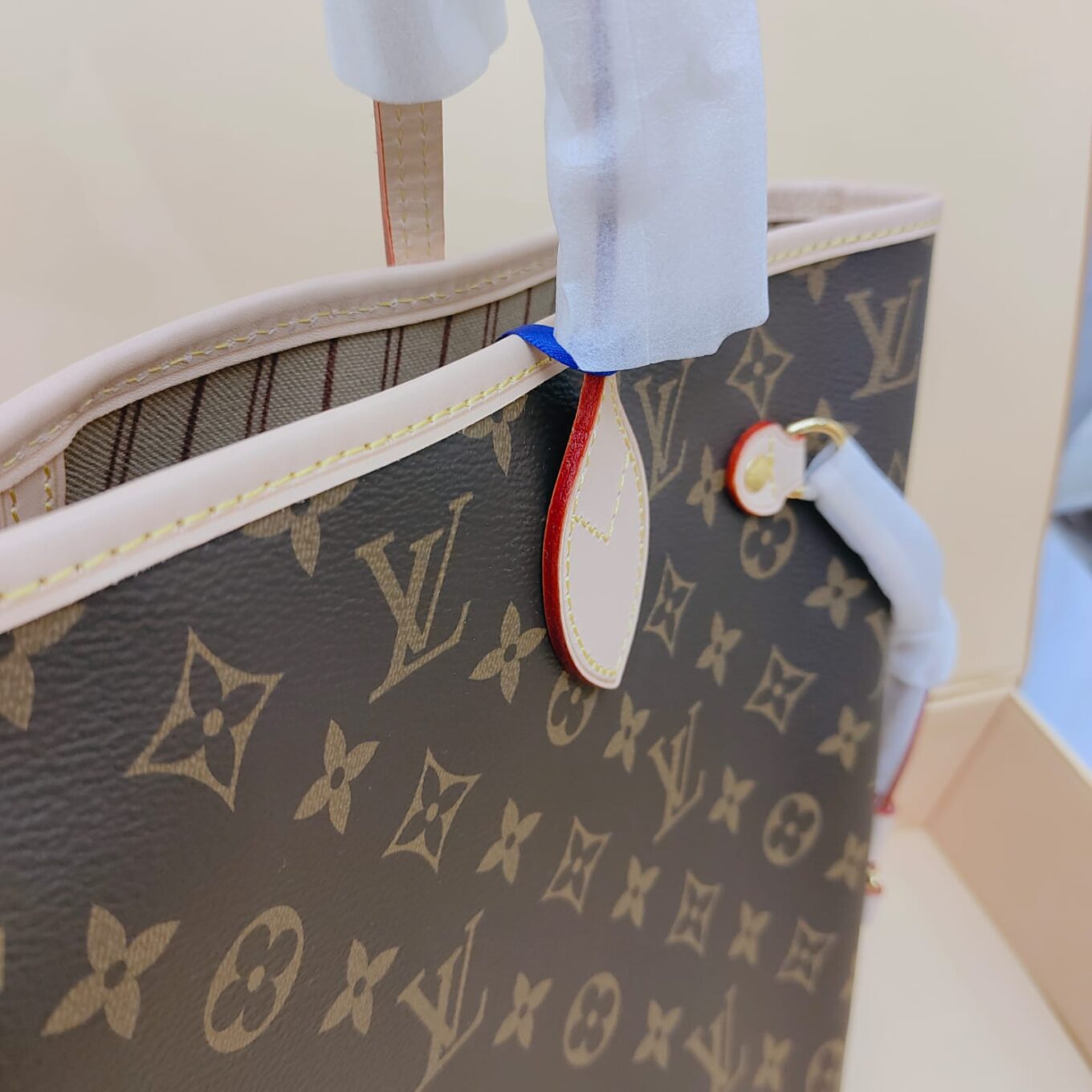 WhatsApp Image 2023-10-19 at 15.32.55_dc1c88ef Louis Vuitton Neverfull Beige Interior Premium Tote Bag (With Double Box)