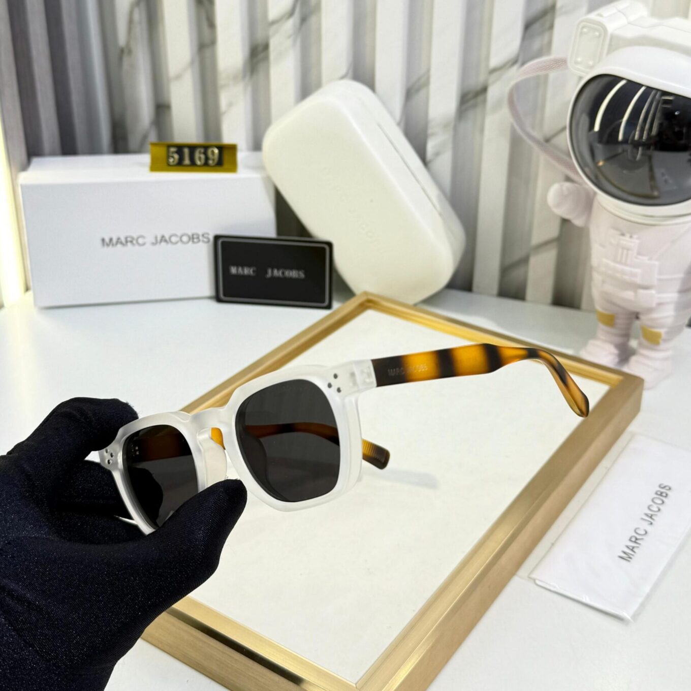 WhatsApp Image 2025-04-11 at 8.48.01 PM (2) Marc Jacobs Unisex Wayfarer