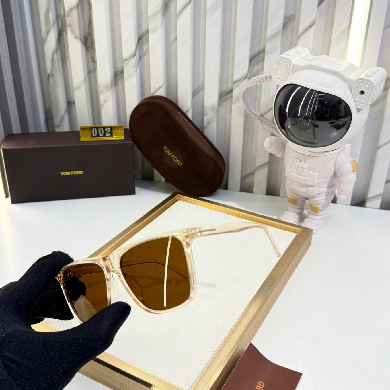 WhatsApp Image 2025-04-11 at 8.57.20 PM (2) Tom Ford Unisex Wayfarer