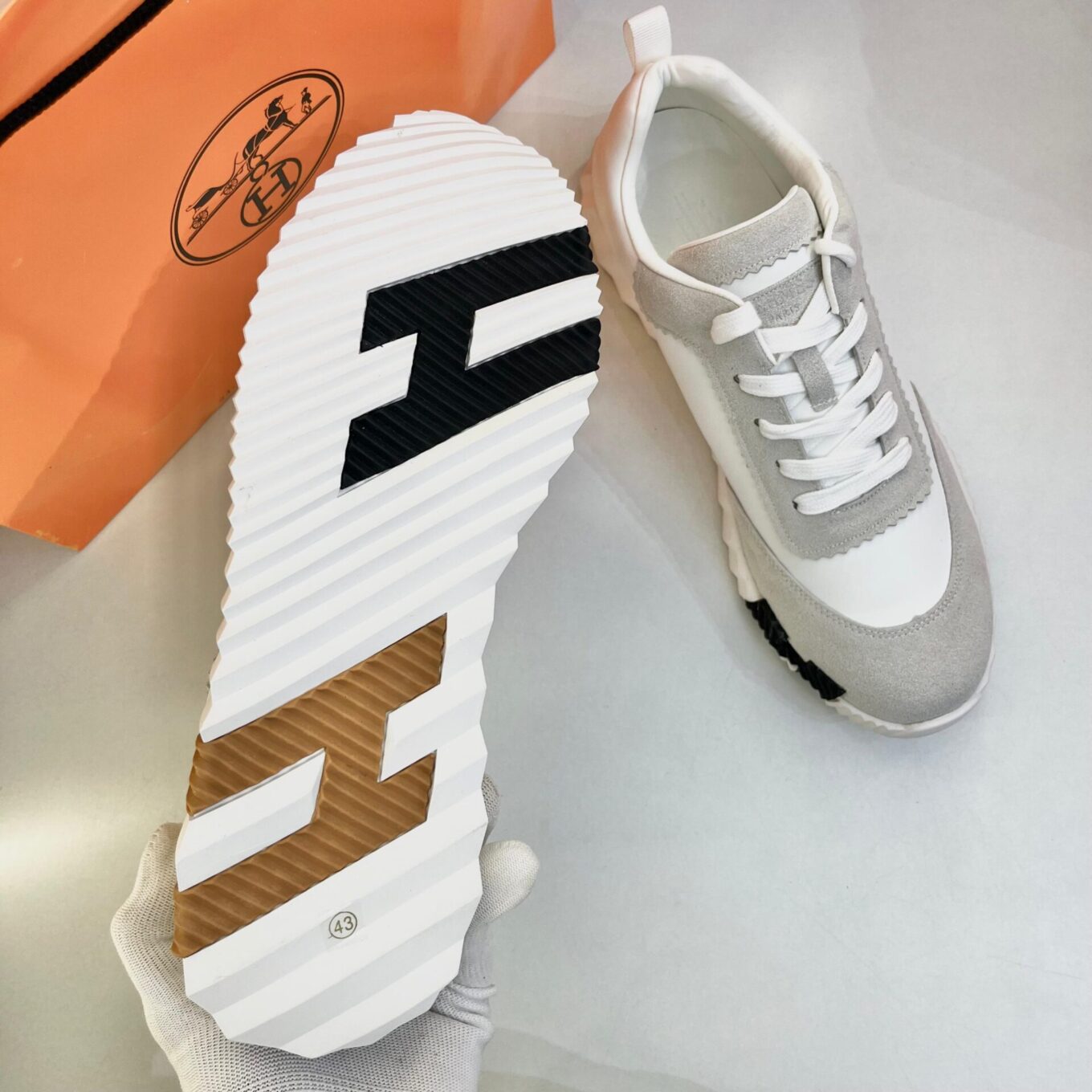 WhatsApp Image 2025-08-20 at 3.49.20 PM (1) Hermes Bouncing White Sneaker
