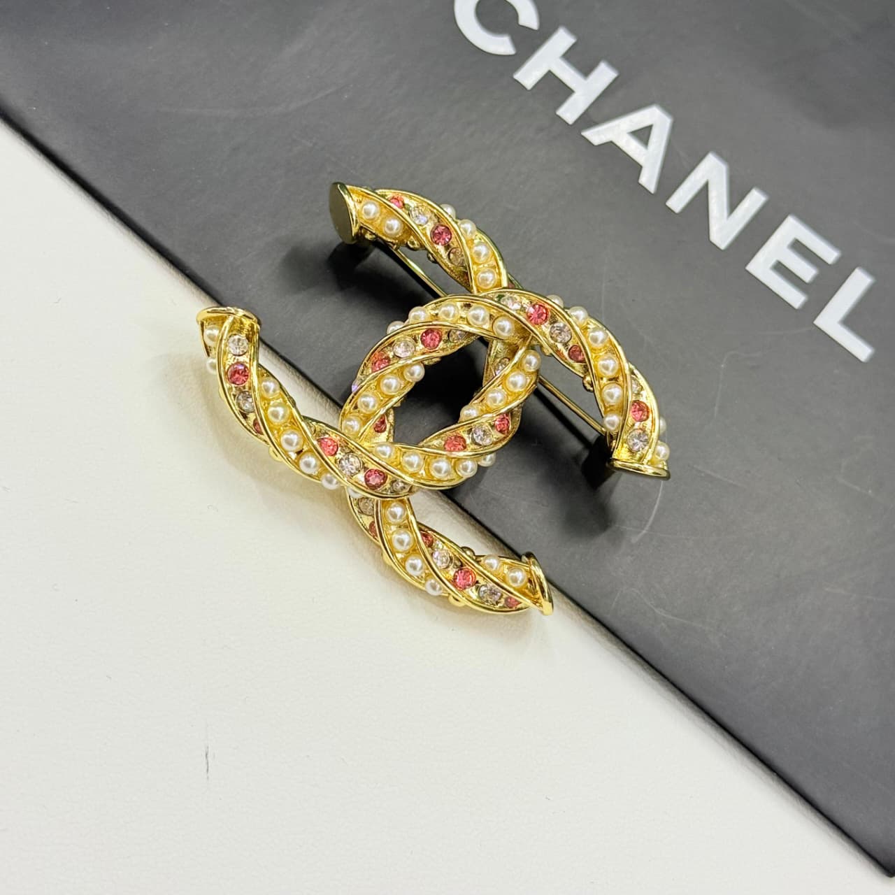Chanel CC Logo With Pearls and Crystal Brooch