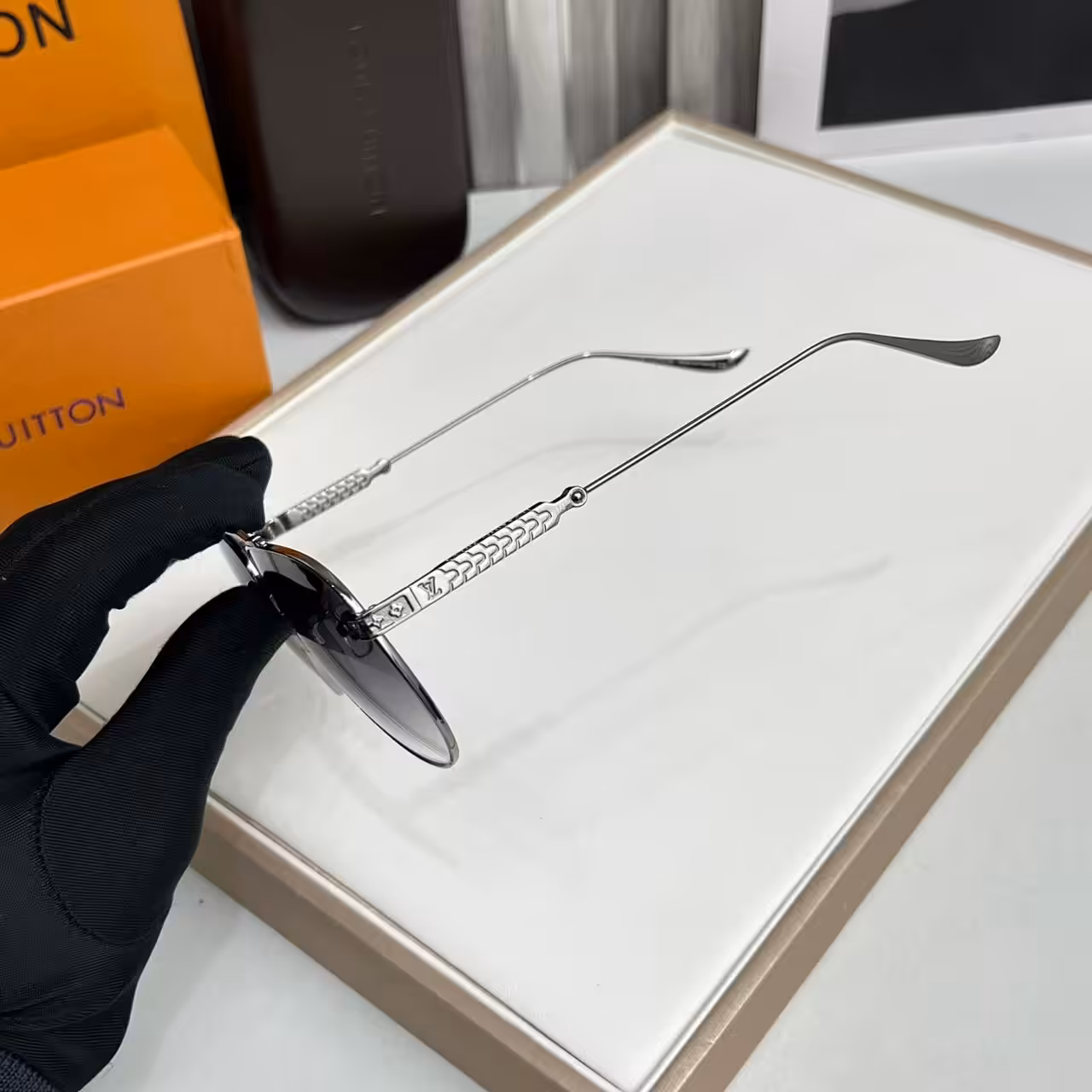 WhatsApp Image 2025-11-20 at 6.10.10 PM (1) Louis Vuitton Silver Aviator Gradient Sunglasses